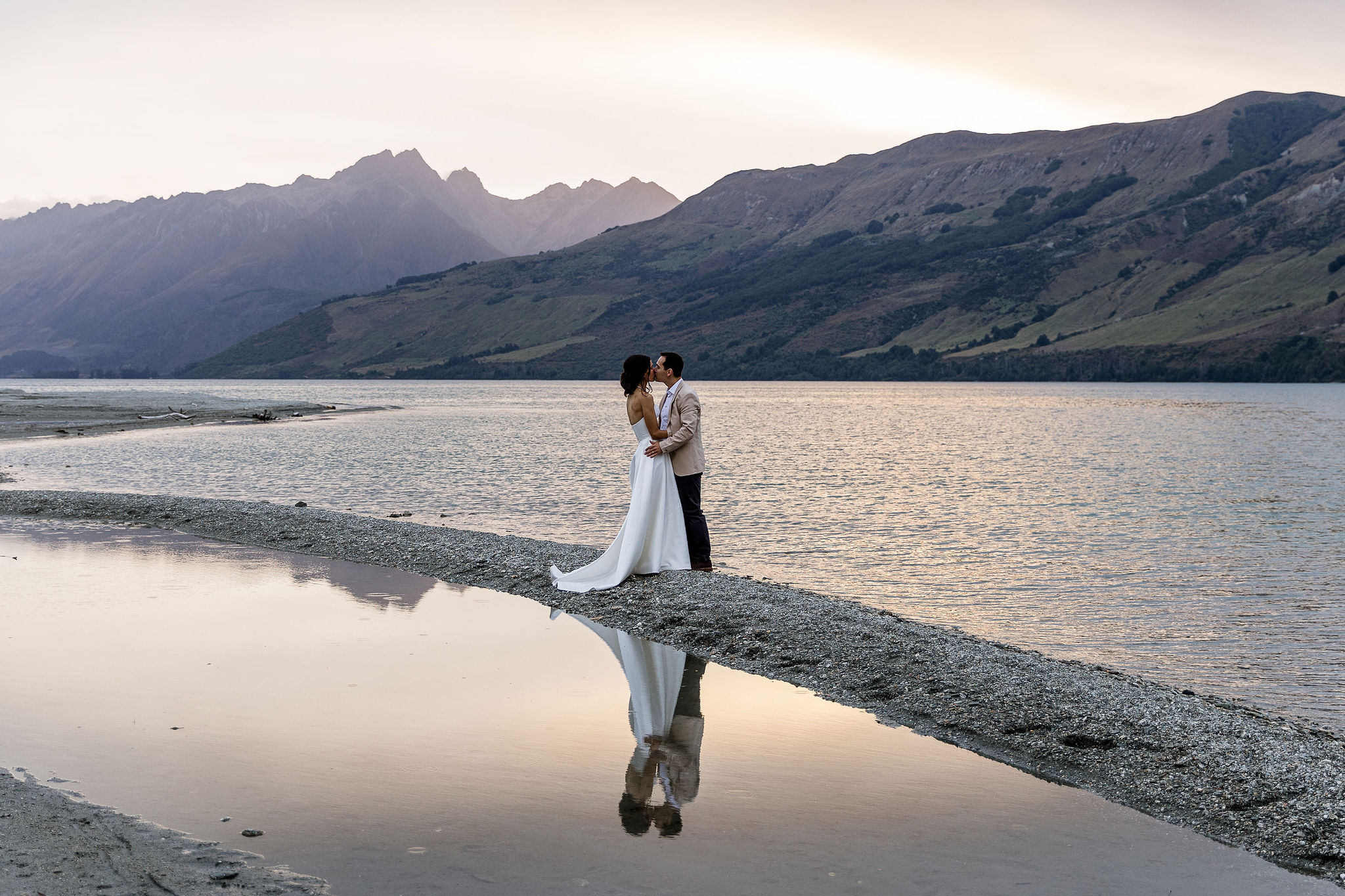 Stunning Lake Shore Wedding Photos with Ellen & Tim